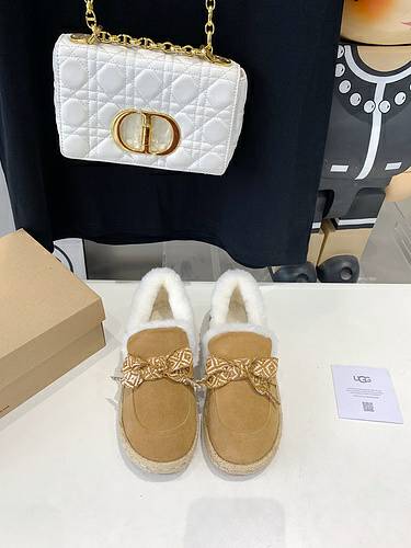 Picture of UGG Shoes Women _SKUfw149020009fw